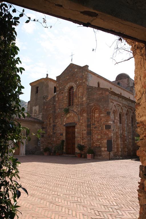 Bed and Breakfast Casa Del Vento Roccalumera Exterior foto